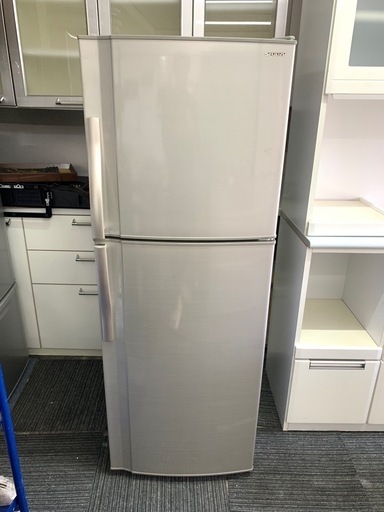 シャープ SHARP 冷蔵庫 （228L・右開き） シルバー系 SJ-23W-N