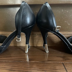 R&E パンプスの画像