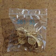 ★ブローチ・花【新品】ゴールドカラー★の画像