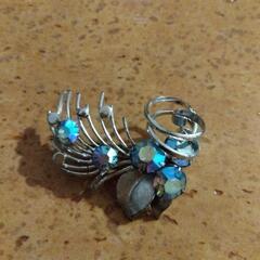 ★ブローチ・シルバーカラー・ストーン★