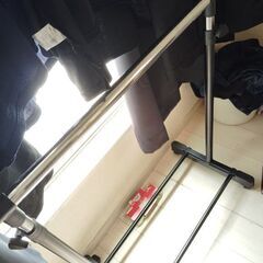 ハンガーラック伸縮タイプ