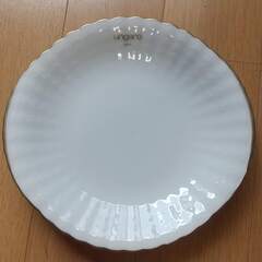 無料）【新品未使用】ウンガロ ケーキ皿(引き取り限定)