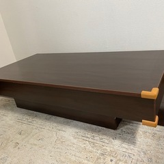 重厚感ありローテーブル