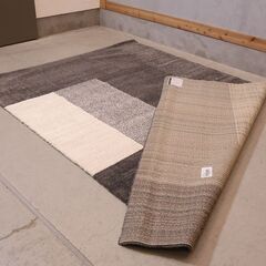 Prevell(プレーベル)のコンラッド ウィルトン織ラグ 160×230。柔らかなポリエステル糸を使用した心地よい手触りのカーペット。大胆なパターンとコントラストの効いた配色は空間のアクセントに♪ の画像