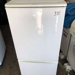 NO 372 ?北九州市内配送設置無料✨?　シャープ 137L 2ドア冷蔵庫（ホワイト系）SHARP SJ-D14A-W