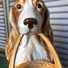 大きな犬の置き物　陶器　の画像