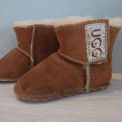 UGG ベビームートンブーツ