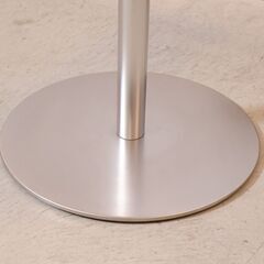 イタリアlapalma(ラパルマ)社のロマーノ・マルカートデザイン、RONDO(ロンド)カフェテーブルです。スタイリッシュモダンな長方形テーブルはダイニングテーブルやミーティングテーブルに。の画像