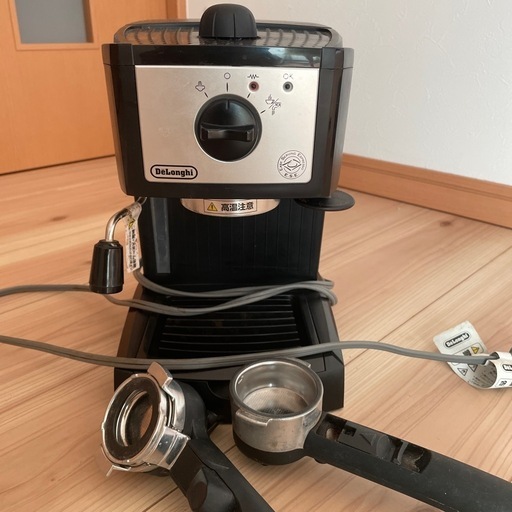 デロンギ　エスプレッソメーカーEC512