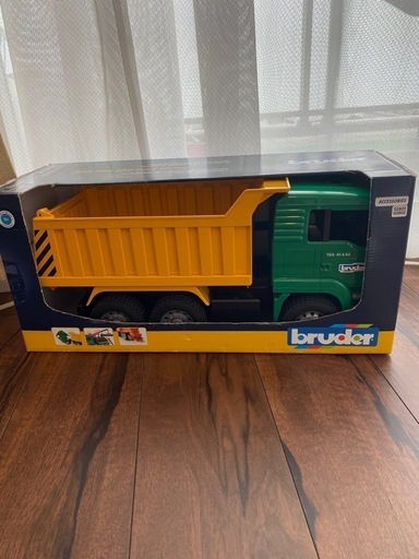 bruder ブルーダー　トラック
