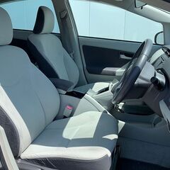 LEDヘッドライトで明るい安心ドライブ！トヨタ　プリウス　S　L...