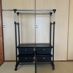 収納ラックの画像