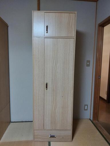 木製ロッカーの様な収納タンス