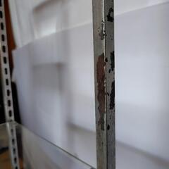 ガラス飾り棚の画像