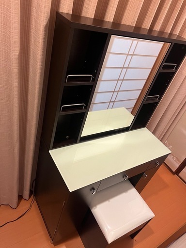 ニトリドレッサー