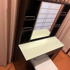 ニトリドレッサー