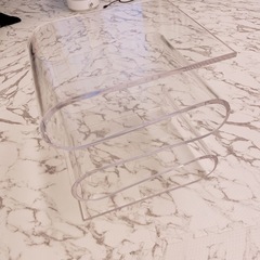 アクリル　コーヒーテーブルの画像