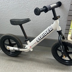 キックバイク　ストライダー