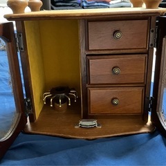 【アンティーク値下げ】アクセサリー入れの画像