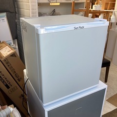 2024年製 ポータブル 冷蔵庫 コンパクト 皿なし訳アリ品 動...