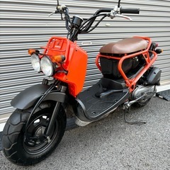 2875.お洒落カッコいい　ズーマー50 シート新品、サイスタ付...