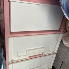 白xピンクのカラーボックス