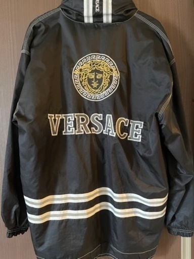 Versaceアウター急ぎめで！ただ今2人検討中です！