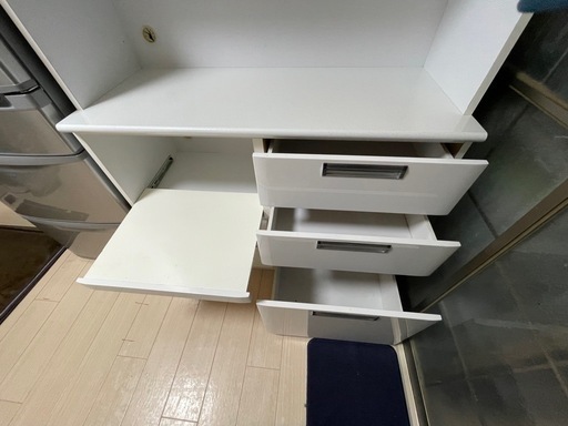ホワイト　キッチンボード食器棚 