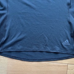 adidas ランニングウェアAKTIV against cancer CLIMACOOLサイズＬ 美品の画像