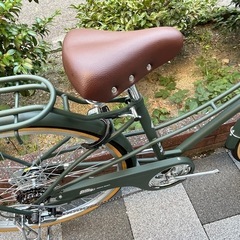 🔶新車🔶　26インチ　152㎝～　SHIMANO/外装6段変速　LEDオートライト　ローラーブレーキ　カートリッジBB　マットグリーン　アサヒサイクル/べレッグ　点検調整永久無料✨　西宮市　自転車　ファッションサイクル　通学の画像