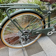 🔶新車🔶　26インチ　152㎝～　SHIMANO/外装6段変速　LEDオートライト　ローラーブレーキ　カートリッジBB　マットグリーン　アサヒサイクル/べレッグ　点検調整永久無料✨　西宮市　自転車　ファッションサイクル　通学の画像