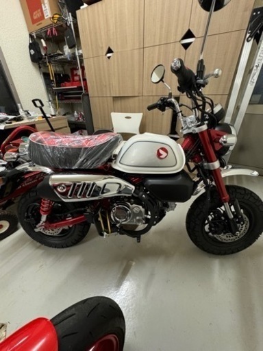 走行0km未使用車　ホンダ　モンキー125　希少色