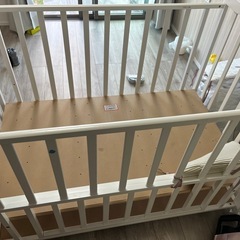 ベビーベッドの画像