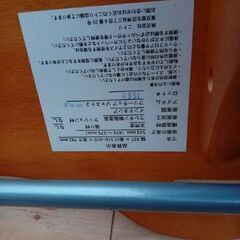 木製椅子の画像