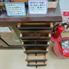 民芸調収納棚☆木製、収納引き出し多、アンティーク調【浜村鹿野温泉ICから3分 買取本舗 宮本リサイクル 営業時間9～19時 定休日水曜のみ←連絡できませんm(_ _)m】の画像