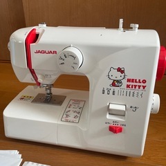 人気♪ハローキティコンパクトミシンの画像