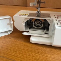 人気♪ハローキティコンパクトミシンの画像