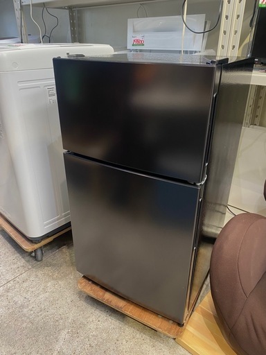 仙台市内トラック荷台渡し無料！ 2023 MAXZEN 87L 冷蔵庫 ブラック 中古 家電 買取品 