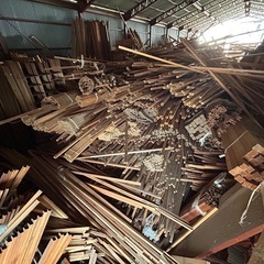 倉庫内 木材ほぼほぼ全ての画像