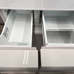 家電　生活家電　TOSHIBA　5ドア冷蔵庫　ホワイトの画像