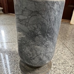 大理石！　花瓶？　傘立て？
の画像