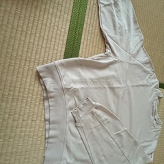 GU トレーナー　ベージュ