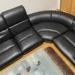 [値下げしました]ソファー4点セット(3人から4人掛け・ドリンク置き場付き)