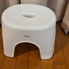 小さなバスルームチェア/Small bathroom chair
