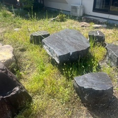 【無料】石のテーブルの画像