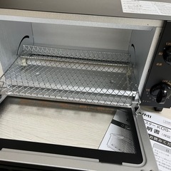 電子レンジ、オーブントースター、ケトルの3点セットの画像