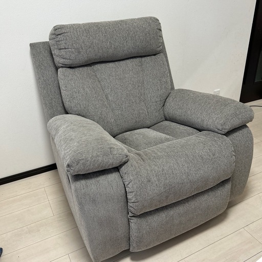 ６万円程。リクライニングソファー　イエローボックス