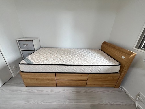 ベッドフレーム・マットレス
