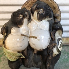 夫婦たぬき　置き物　信楽焼？