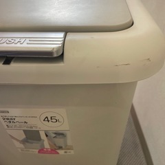 ゴミ箱の画像